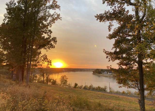 Property at 19200 Clifton Rd, Savannah, TN 38372
