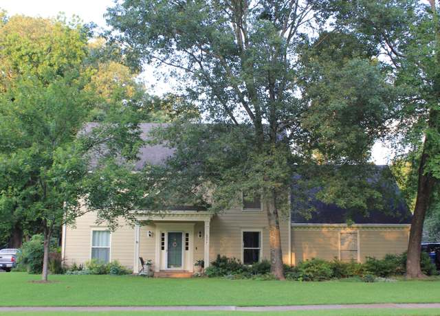 Property at 2444 Brachton Ave, Germantown, TN 38139, 5 beds, 2.5 baths