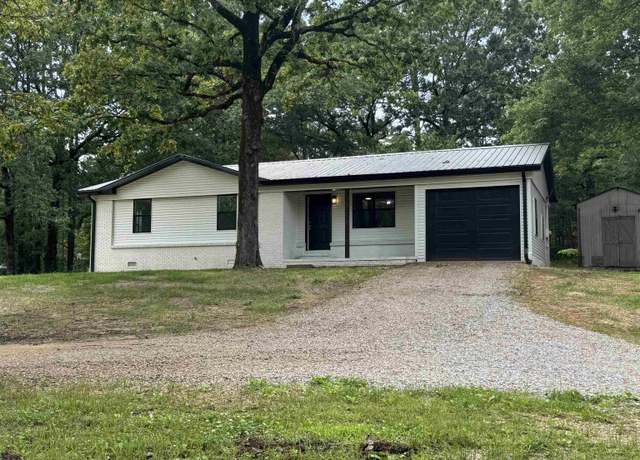 Property at 118 Clayhill Dr, Selmer, TN 38375-5045, 3 beds, 1.5 baths