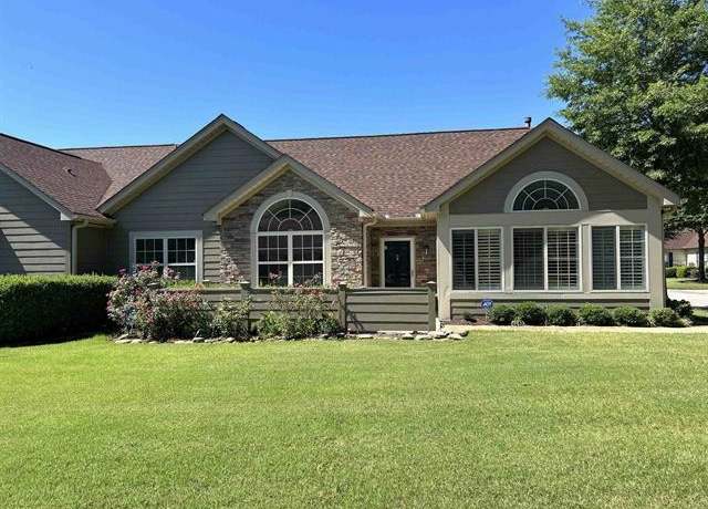 Property at 1696 W Southfield Cir W, Memphis, TN 38016, 3 beds, 2 baths