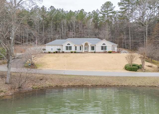 Property at 1255 Twin View Cir, Selmer, TN 38375, 3 beds, 2.5 baths