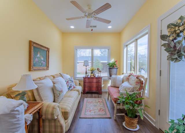 Property at 110 Goodman St, Savannah, TN 38372-1806, 2 beds, 2 baths