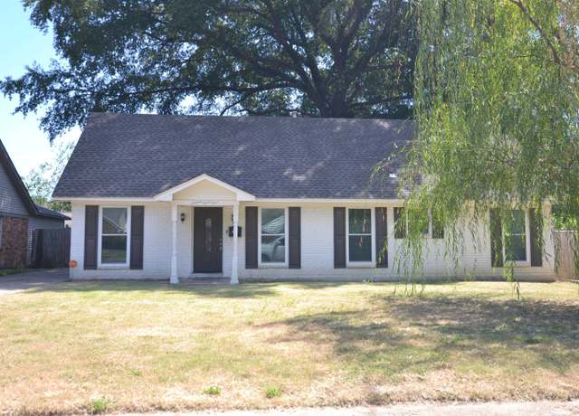 Property at 1694 Vera Cruz St, Memphis, TN 38117, 4 beds, 2.5 baths