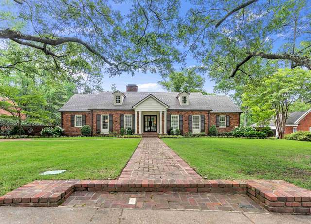Property at 274 S Grove Park Rd, Memphis, TN 38117, 5 beds, 3.5 baths