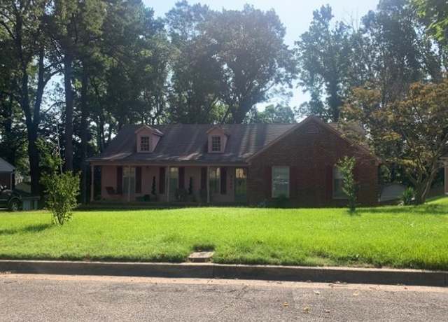 Property at 3140 Glenfinnan Rd, Memphis, TN 38128, 4 beds, 3 baths