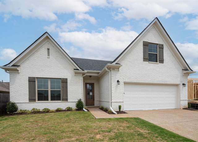 Property at 370 Green Willow Dr, Oakland, TN 38060, 4 beds, 3 baths