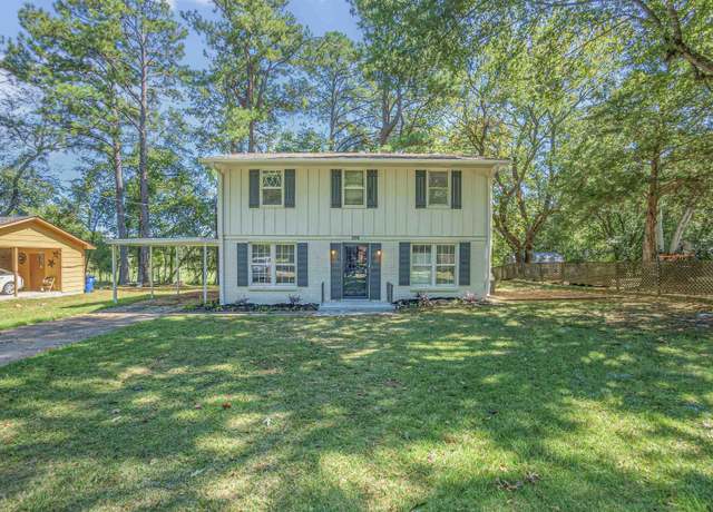 Property at 206 Lake Dr, Somerville, TN 38068, 4 beds, 1.5 baths