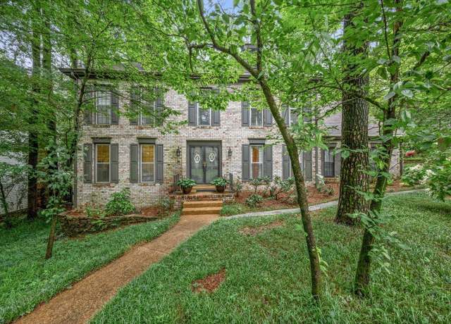 Property at 8225 Beekman Pl, Germantown, TN 38139, 5 beds, 2.5 baths