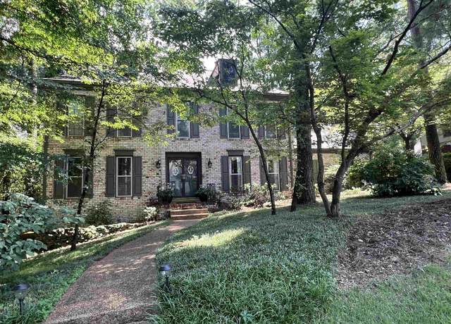 Property at 8225 Beekman Pl, Germantown, TN 38139, 4 beds, 2.5 baths