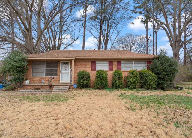 Property at 308 Lafayette St, Senatobia, MS 38668, 4 beds, 2 baths
