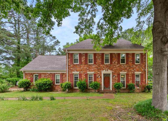 Property at 182 E Powell Rd, Collierville, TN 38017, 4 beds, 2.5 baths