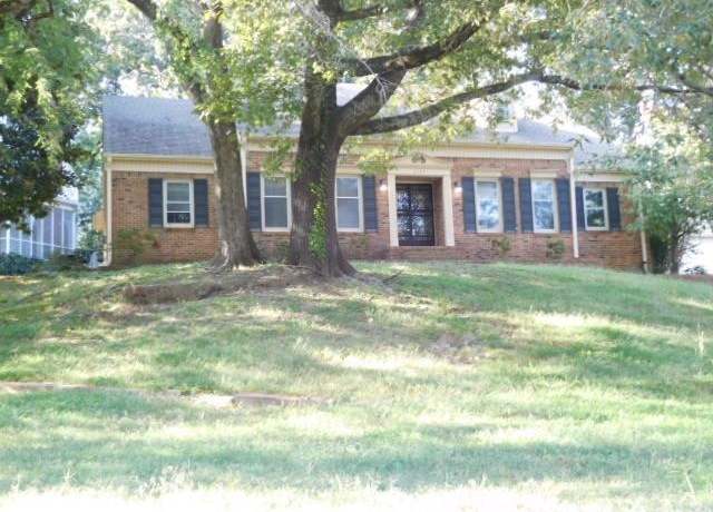 Property at 2133 Cranbrook Dr, Germantown, TN 38138, 4 beds, 3 baths