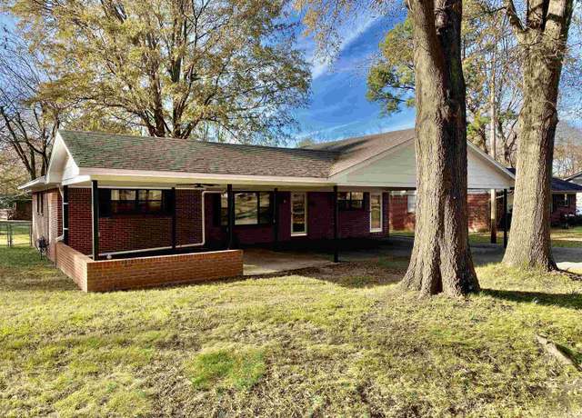 Property at 801 Lynn St, Somerville, TN 38068, 3 beds, 1 bath