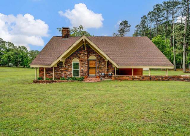 Property at 6331 Twin Oaks Dr, Millington, TN 38053, 4 beds, 2 baths
