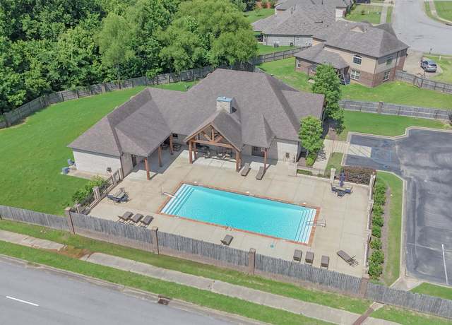 Property at 245 Cherokee Cir, Oakland, TN 38060, 3 beds, 2.5 baths
