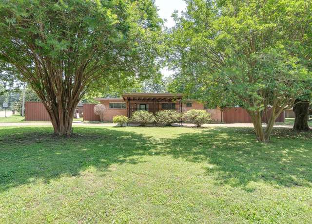 Property at 2704 Elmore Park Rd, Bartlett, TN 38134, 4 beds, 2 baths