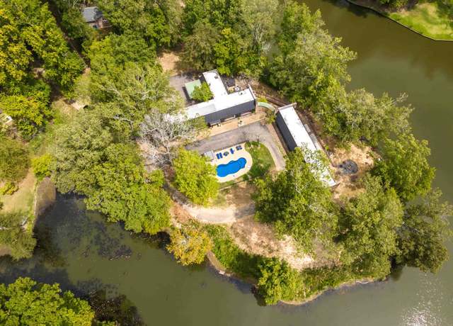 Property at 3887 Lakewood Dr N, Memphis, TN 38128, 6 beds, 4.5 baths