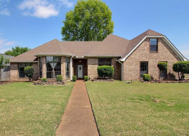 Property at 1371 Grey Wolf Dr, Collierville, TN 38017, 4 beds, 3 baths