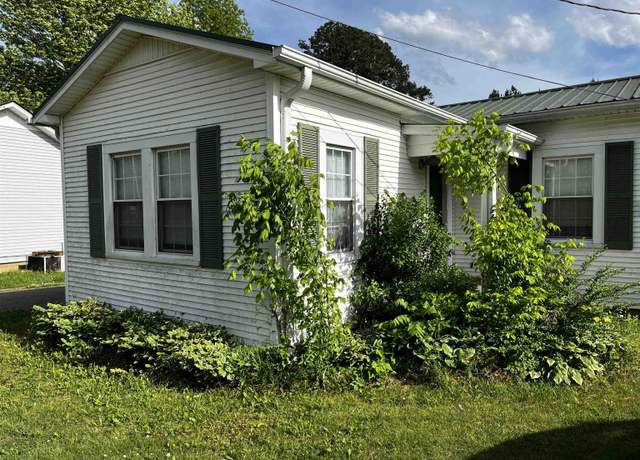 Property at 869 E East Poplar Ave, Selmer, TN 38375, 2 beds, 1 bath