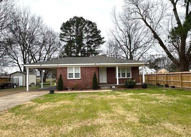 Property at 45 Oak St, Savannah, TN 38372, 3 beds, 1 bath