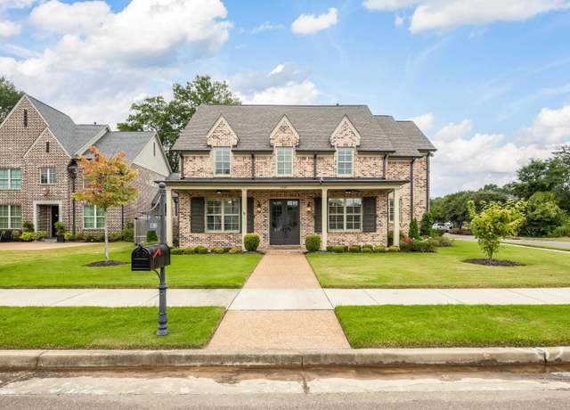 Property at 1385 Belfair Dr, Collierville, TN 38017, 4 beds, 4 baths