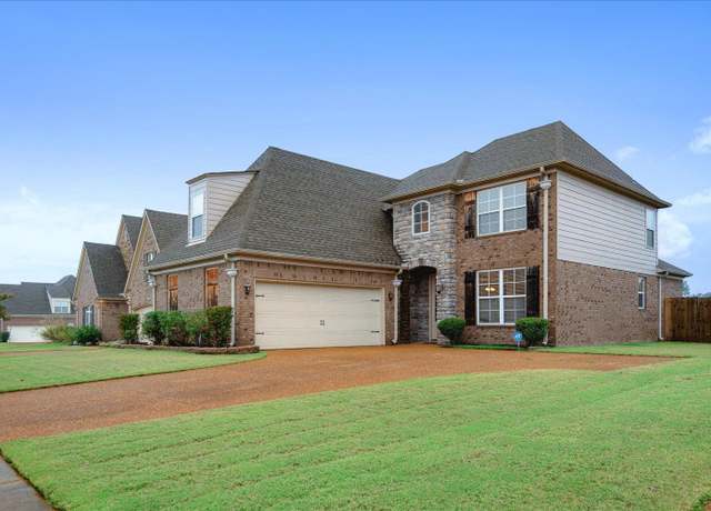 Property at 9182 Sugarwood Dr, Cordova, TN 38016, 4 beds, 2.5 baths