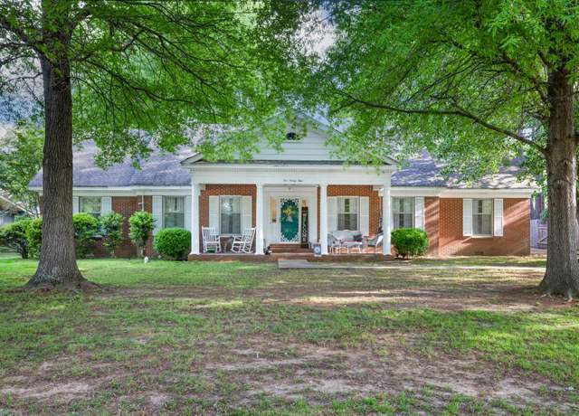Property at 594 Talley Ave, Covington, TN 38019, 4 beds, 3.5 baths