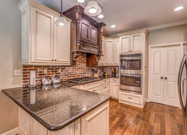 Property at 791 N Tree Dr, Collierville, TN 38017, 5 beds, 3.5 baths