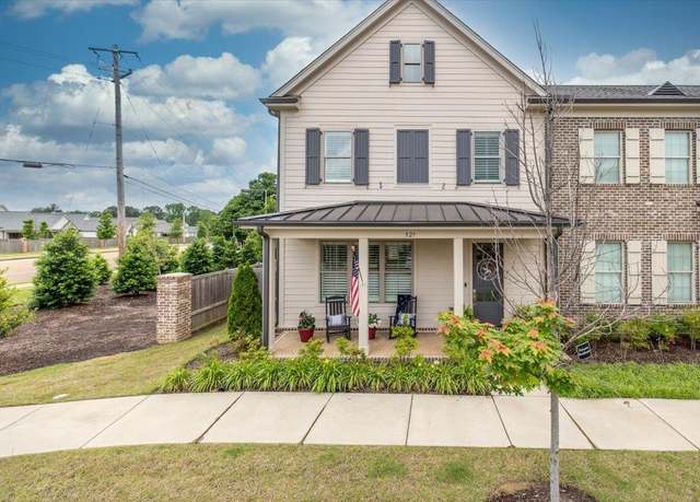 Property at 527 Armel Dr, Collierville, TN 38017, 3 beds, 2.5 baths