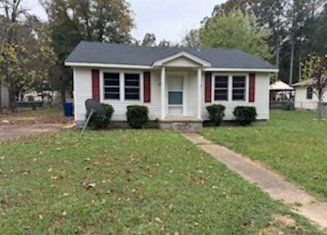 Property at 80 Northcutt St, Savannah, TN 38372, 2 beds, 1 bath