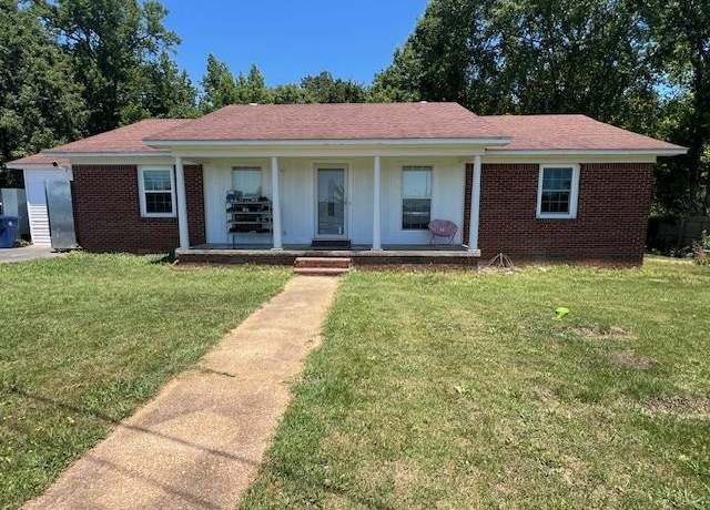 Property at 130 Northwood Dr, Savannah, TN 38372, 4 beds, 3 baths