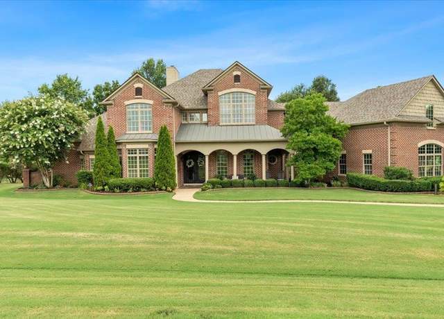 Property at 235 Brier Hills Dr, Piperton, TN 38017, 4 beds, 5 baths