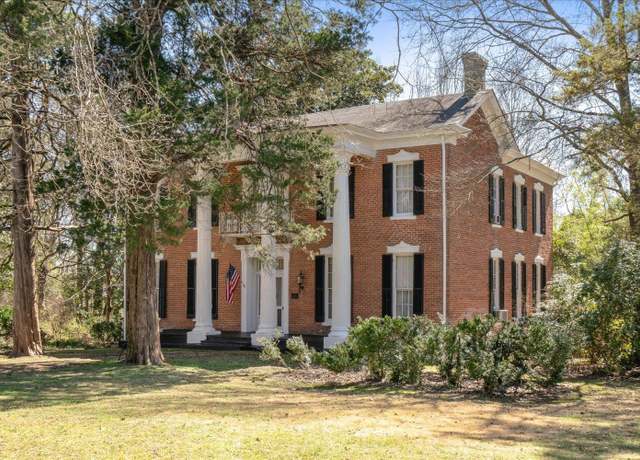 Property at 495 Salem Ave, Holly Springs, MS 38635, 4 beds, 3 baths