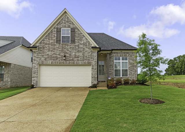 Property at 300 St Andrews Dr, Oakland, TN 38060, 4 beds, 3 baths