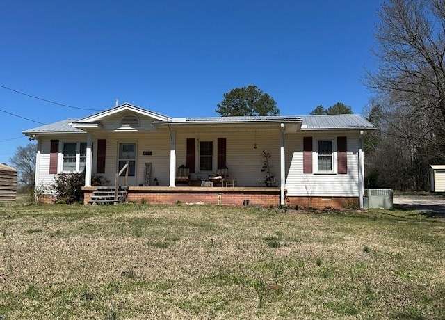 Property at 1555 Rich Rd, Savannah, TN 38372, 3 beds, 2 baths