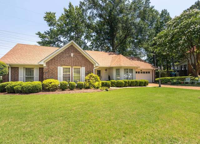 Property at 8453 E Askersund Cv, Memphis, TN 38018, 3 beds, 2.5 baths