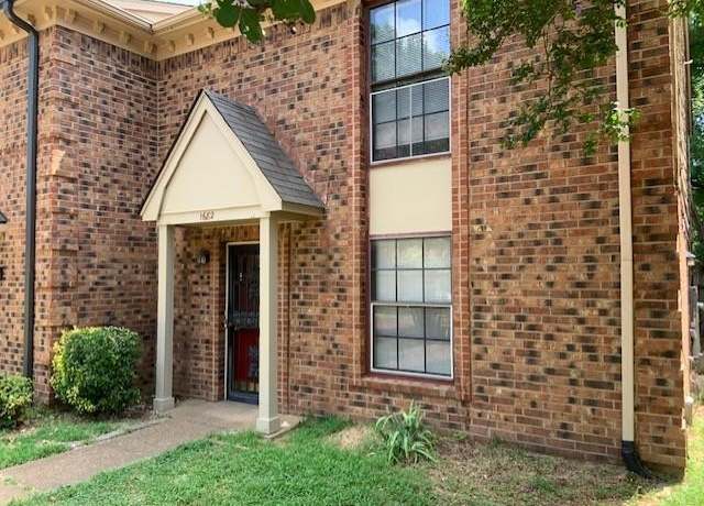 Property at 1682 Smokehouse Dr, Memphis, TN 38016, 3 beds, 2.5 baths