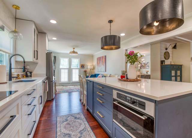 Property at 8986 Stratfield Cv, Germantown, TN 38139, 4 beds, 3.5 baths