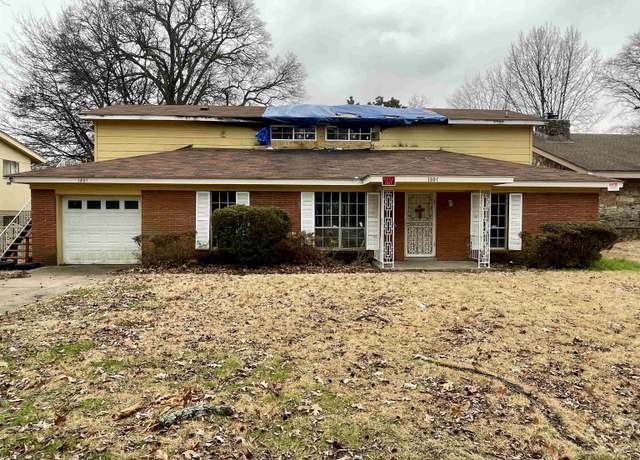 Property at 1801 S Parkway Pkwy E, Memphis, TN 38114, 4 beds, 2.5 baths