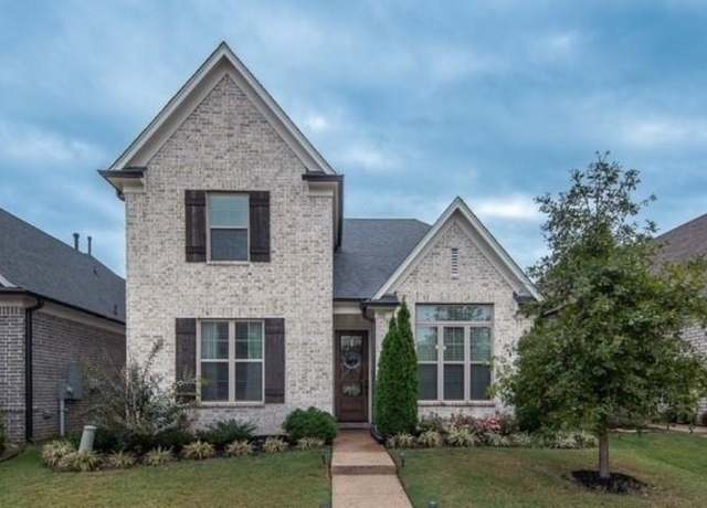 Property at 300 Cherokee Cir, Oakland, TN 38060, 3 beds, 2.5 baths