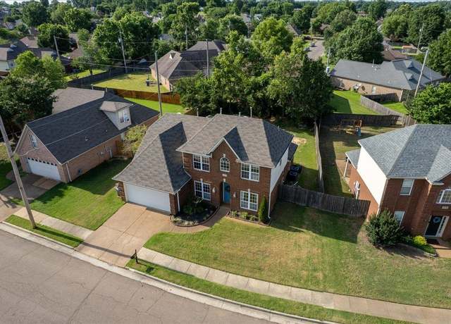 Property at 9270 Durhamshire Dr, Cordova, TN 38016, 5 beds, 3 baths