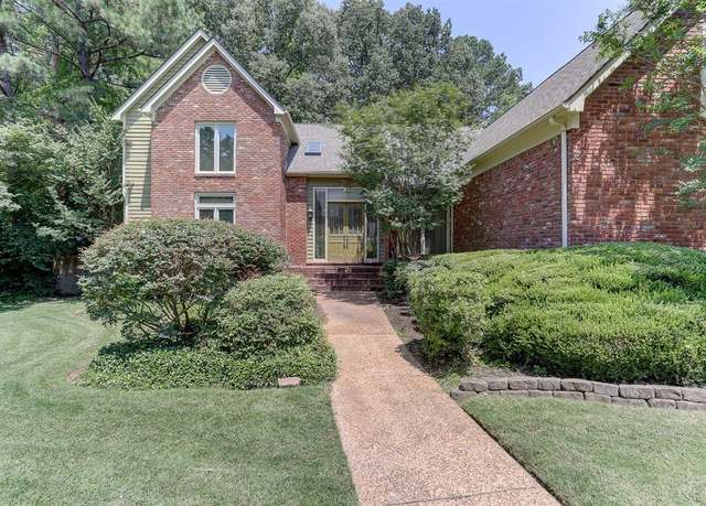 Property at 2994 Oakleigh Ln, Germantown, TN 38138, 4 beds, 2.5 baths
