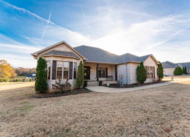 Property at 165 Fullen Ln, Savannah, TN 38372, 4 beds, 3 baths