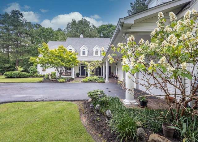 Property at 12821 Whispering Pines Dr, Olive Branch, MS 38654, 4 beds, 4 baths