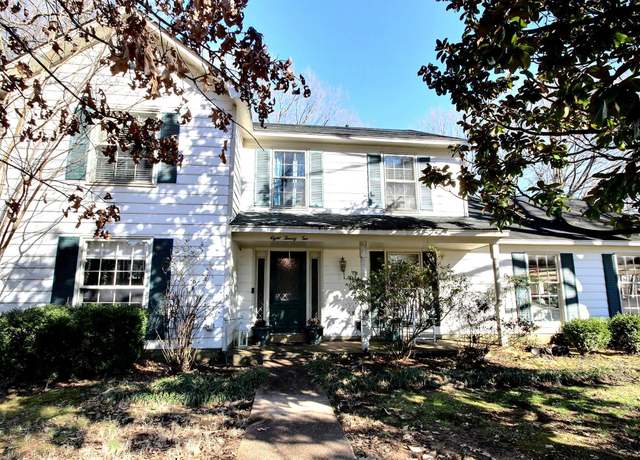 Property at 822 Tissington Dr, Collierville, TN 38017, 4 beds, 2.5 baths