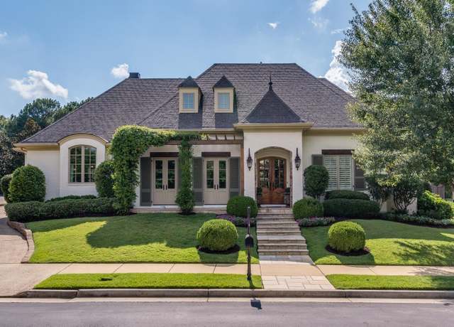 Property at 9113 Orleans Walk Cv, Germantown, TN 38139, 4 beds, 4.5 baths