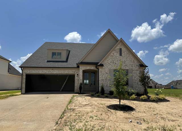 Property at 90 Hillside Dr, Oakland, TN 38060, 3 beds, 2 baths