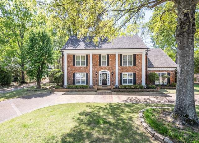 Property at 9443 Dogwood Estates Dr, Germantown, TN 38139, 6 beds, 5 baths