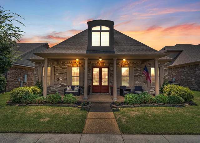 Property at 347 Dogwood Valley Dr, Collierville, TN 38017, 3 beds, 2 baths
