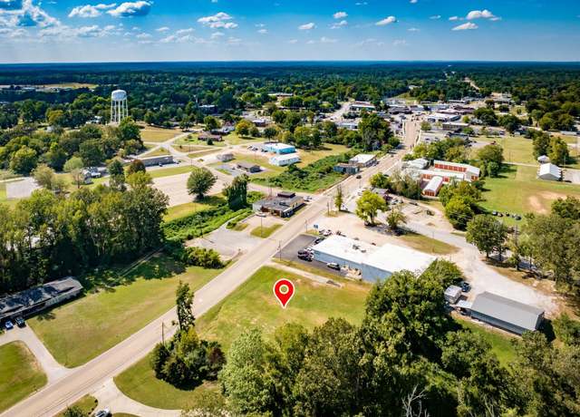 Property at 297 E Main St, Parsons, TN 38363